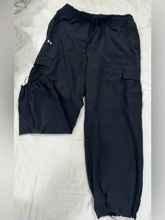 Under Armour Black Cargo Jogger Pants Women’s XL Lightweight Athletic Streetwear - Picture 1 of 6